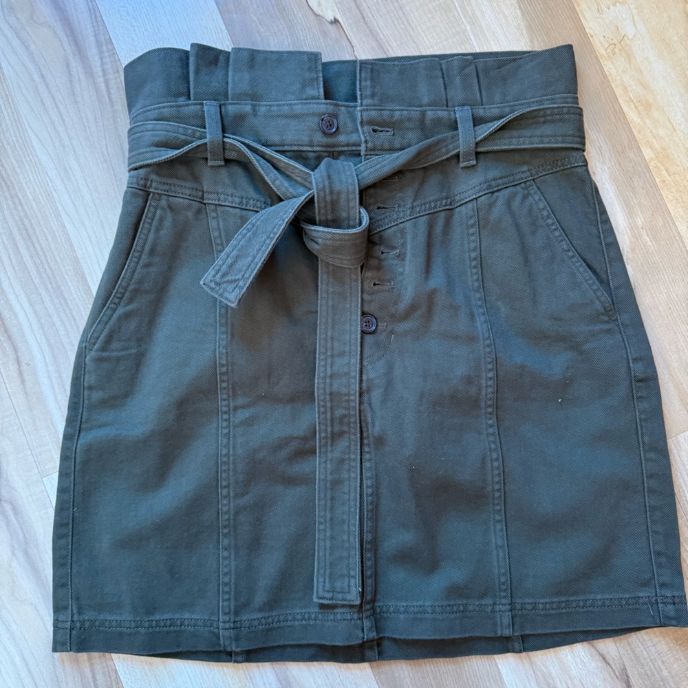 Banana Republic Khaki Belted Skirt